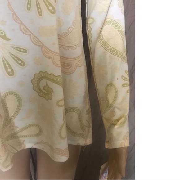LuLaroe Long Sleeve Paisley Design Lynnae Shirt Size Small - Picture 15 of 15